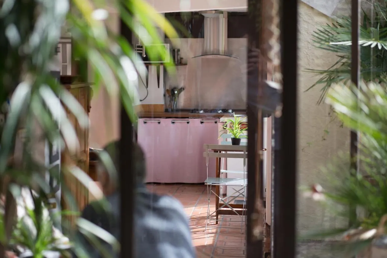**  Maison d'hôtes L'îlot bambou Avignon France