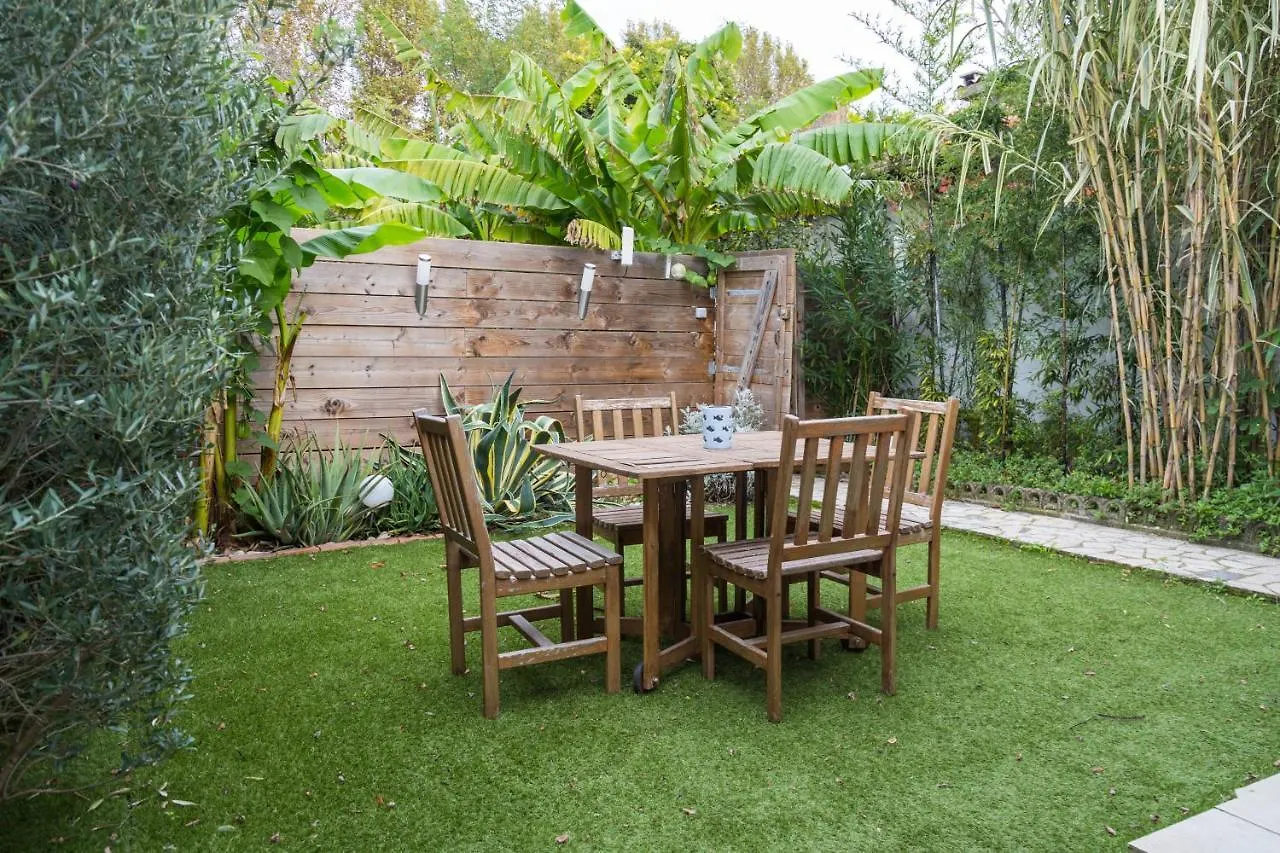 Maison D'Hotes L'Ilot Bambou Avignon Guest house