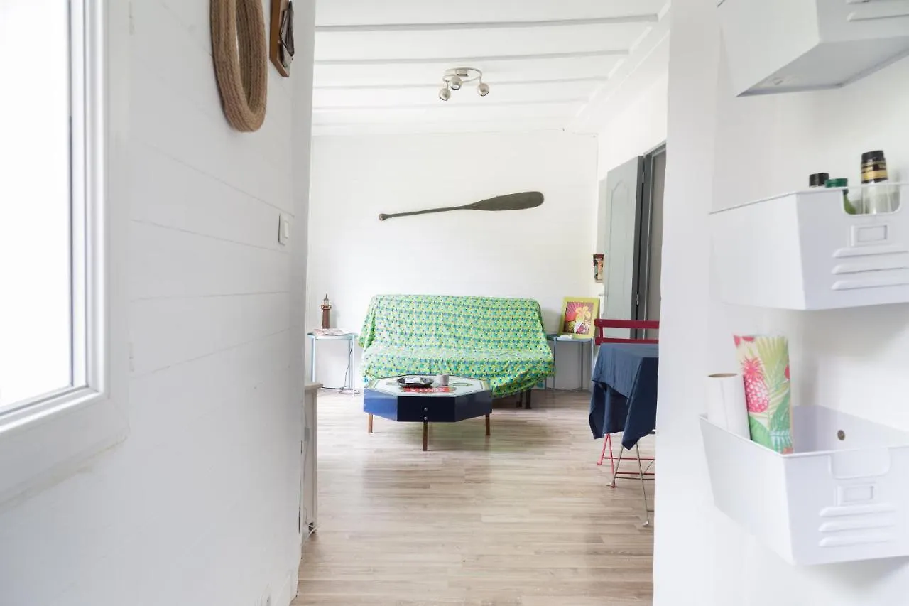 Maison D'Hotes L'Ilot Bambou Avignon 2*,  France
